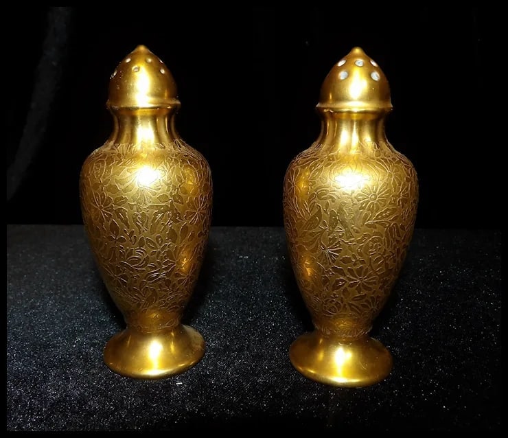 Pickard Daisy and Rose Gold Salt and Pepper Shakers - 2