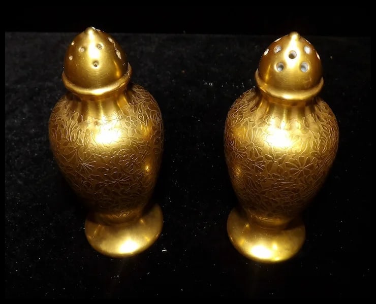 Pickard Daisy and Rose Gold Salt and Pepper Shakers - 3