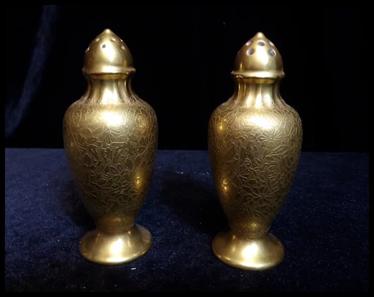 Pickard Daisy and Rose Gold Salt and Pepper Shakers - 4