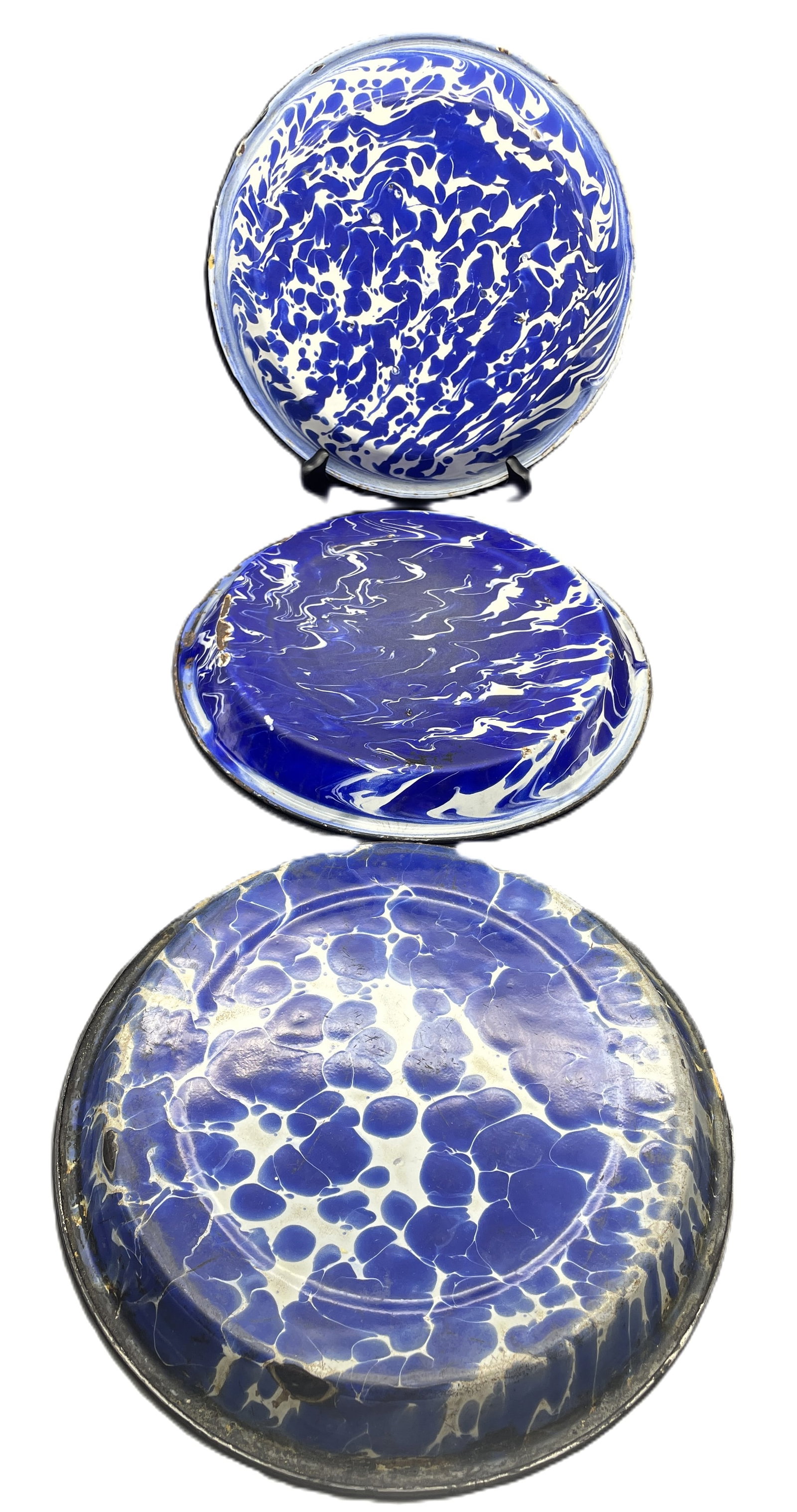 3 Antique Cobalt Blue & White Swirl Enamelware Pie Plate Graniteware Agate: Date/Period: unknownDimension: 2 are Approx. 10" and 1 is approx. 9" diameter approx 1.25" deepMaterial: enamelware agatewareAdditional Information: Pair of Antique Cobalt Blue & White Swirl