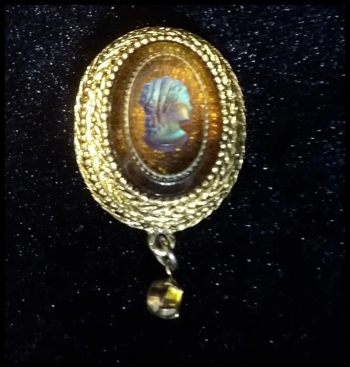 Victorian Carnival Glass Blouse Clip with Chain for Necklace - 2