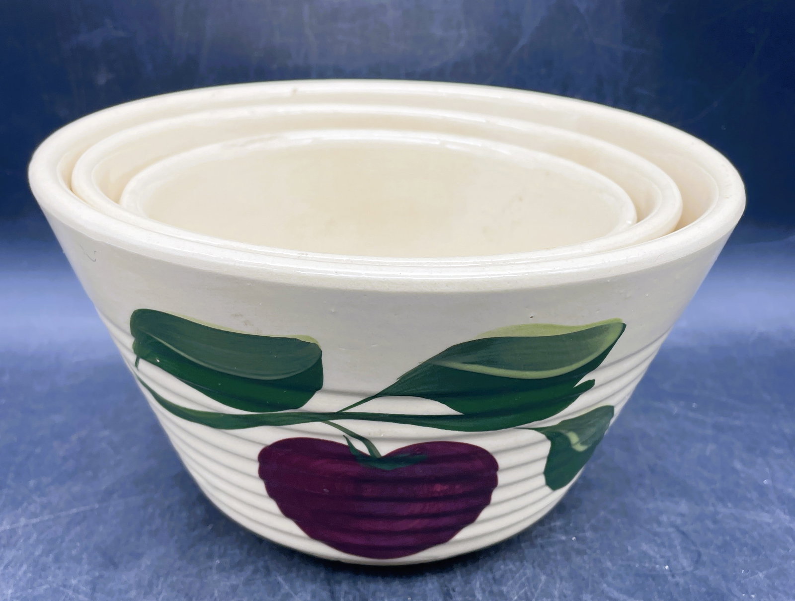 Watt Pottery 3-leaf Apple Design 3 Bowl Nesting Mixing Bowl Set Ribbed - 2