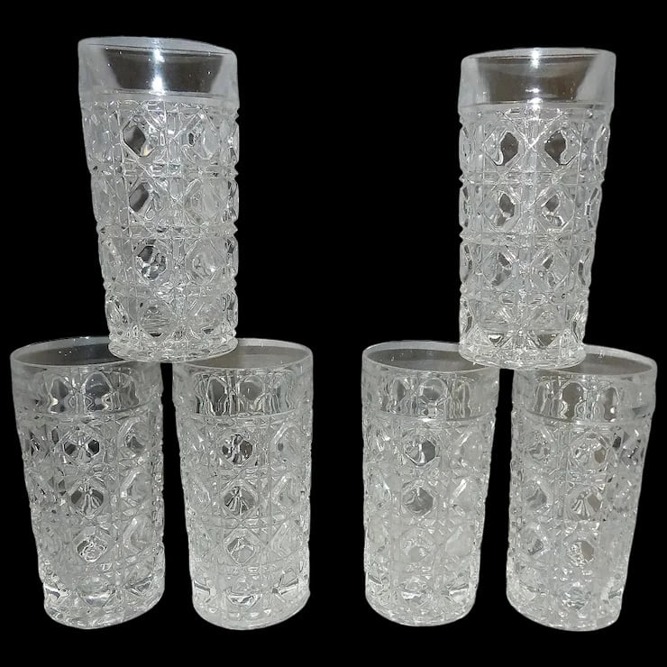 American Cut Lead Crystal AMC13 Criss Cross Cane: This set of 6 American Cut Lead Crystal AMC13 Criss Cross Cane is in excellent condition. NO chips, stains, flea bites etc. They measure. Height: 5 1/4 in X Width: 2 5/8 in. They hold 8 oz. and have
