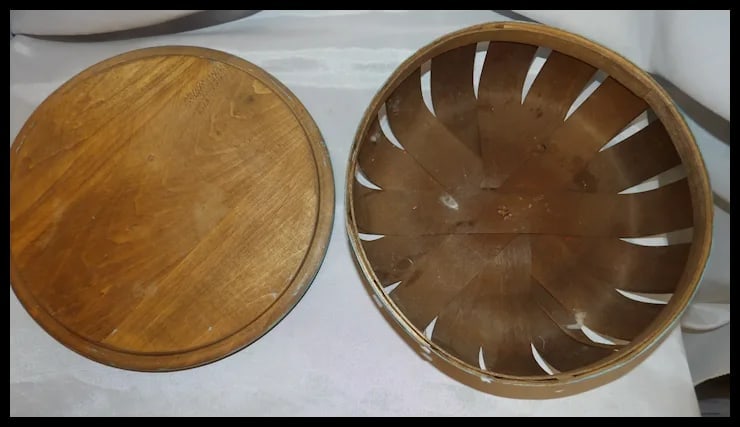Folk Art Basket with Ducks and Flowers- Solid Wood Lid - 6