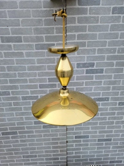 Mid Century Modern Space Age Pull Down Ceiling Pendant Light: Title: Mid Century Modern Space Age Pull Down Ceiling Pendant Light Description: Materials: Metal Depth: 15 inches Height: 15 inches Mid Century Modern Space Age Pull Down Ceiling Pendant Light Circa