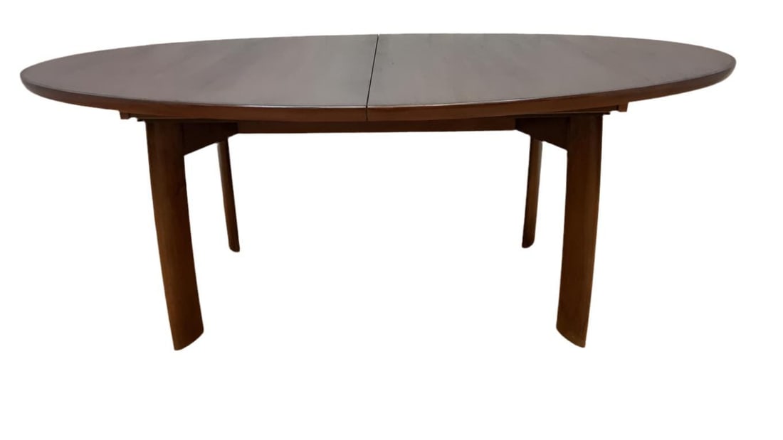 Mid Century Modern Skovby Rosewood Oval Dining Table: Title: Mid Century Modern Skovby Rosewood Oval Dining Table Description: Mid Century Modern Skovby Rosewood Oval Dining Table This is a beautiful vintage mid century modern Danish Skovby rosewood oval