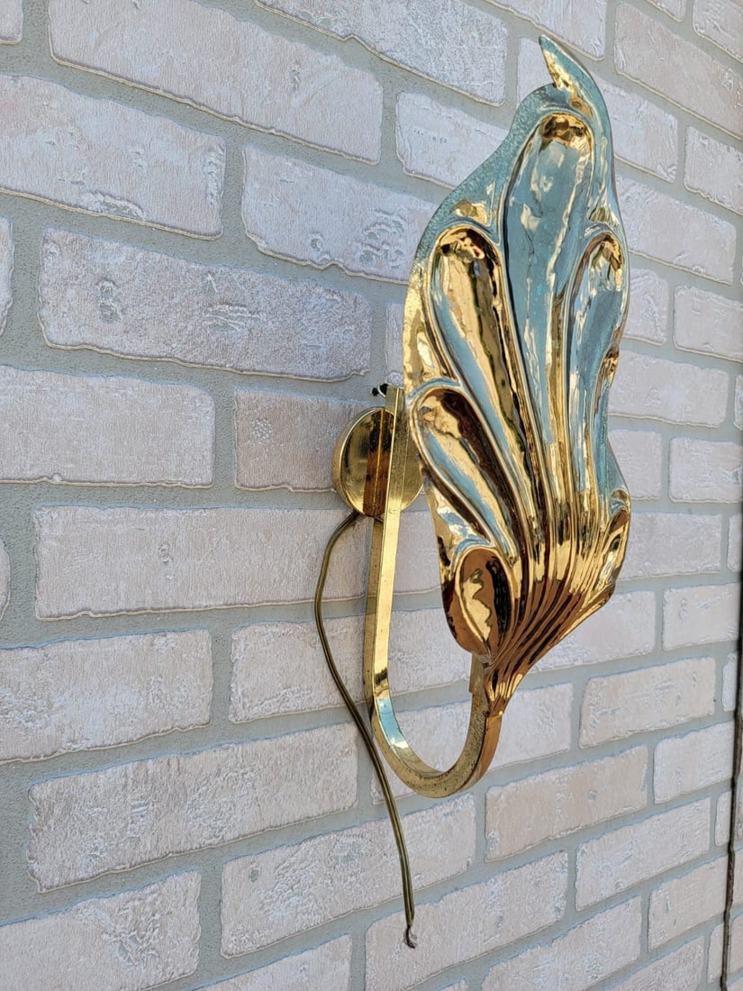 Mid Century Modern Italian Brass Single Leaf Wall Sconce by Carlo Giorgi & Tommaso Barbi - 2