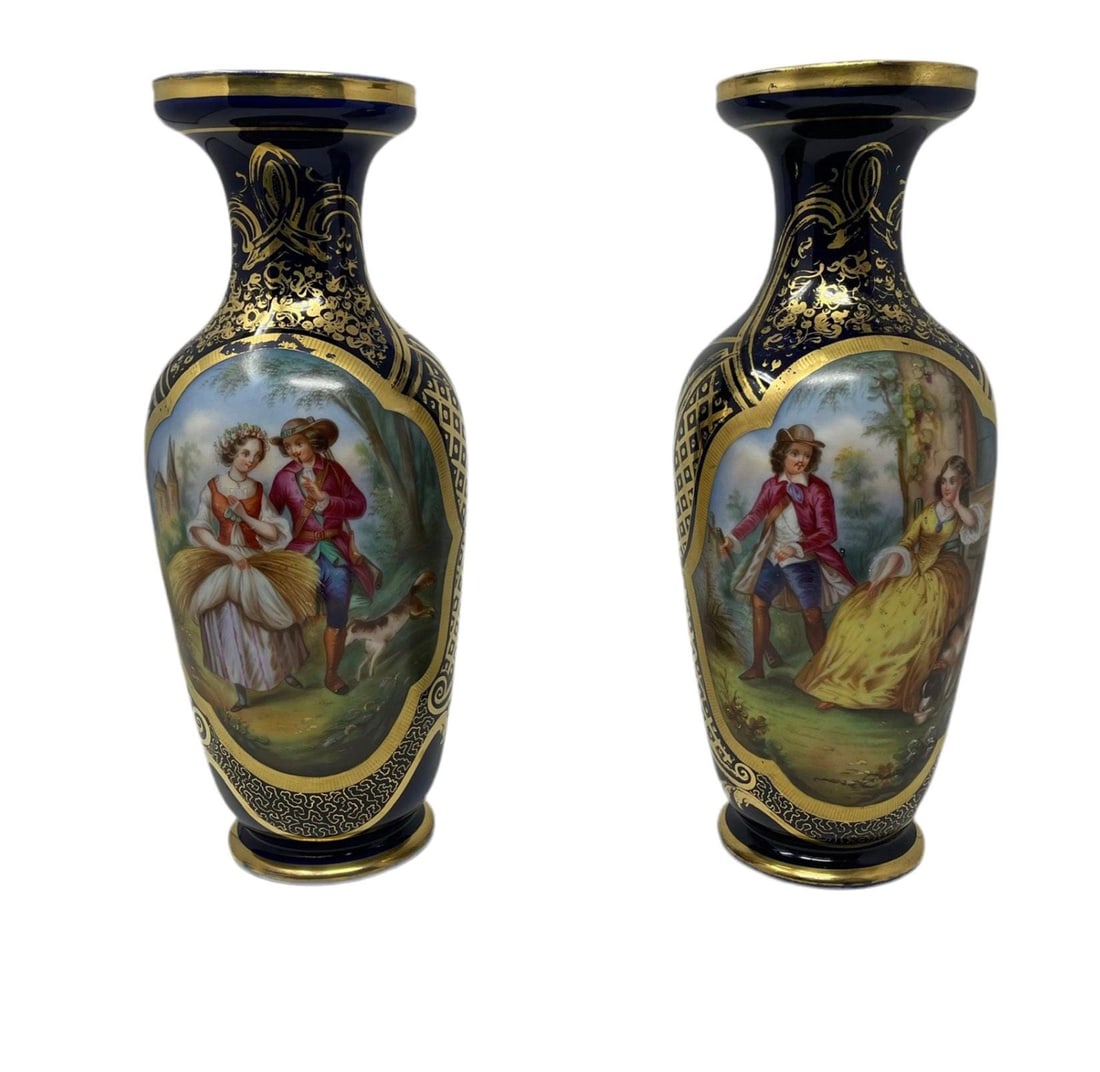 Antique French Old Paris Gilded Porcelain Vases with Hand Painted Courting Scenes - Pair: Title: Antique French Old Paris Gilded Porcelain Vases with Hand Painted Courting Scenes - Pair Description: Antique French Old Paris Gilded Porcelain Vases with Hand Painted Courting Scenes - PairThi