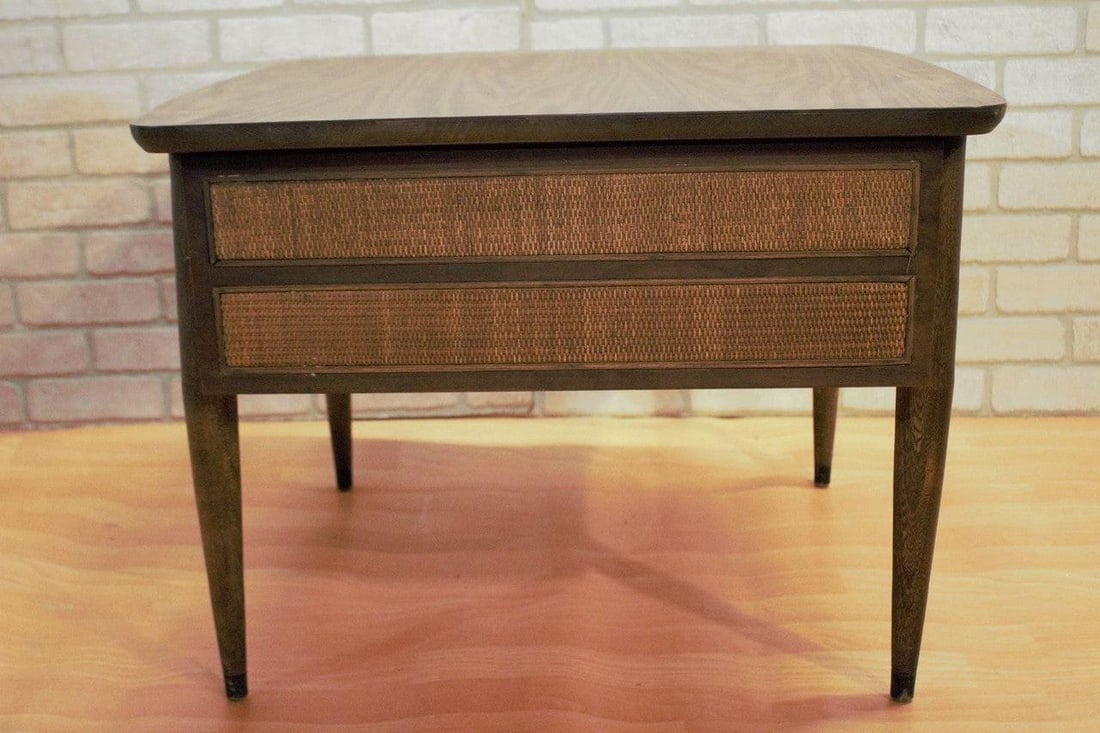 Mid Century Modern American Of Martinsville Wicker Side Table - 7