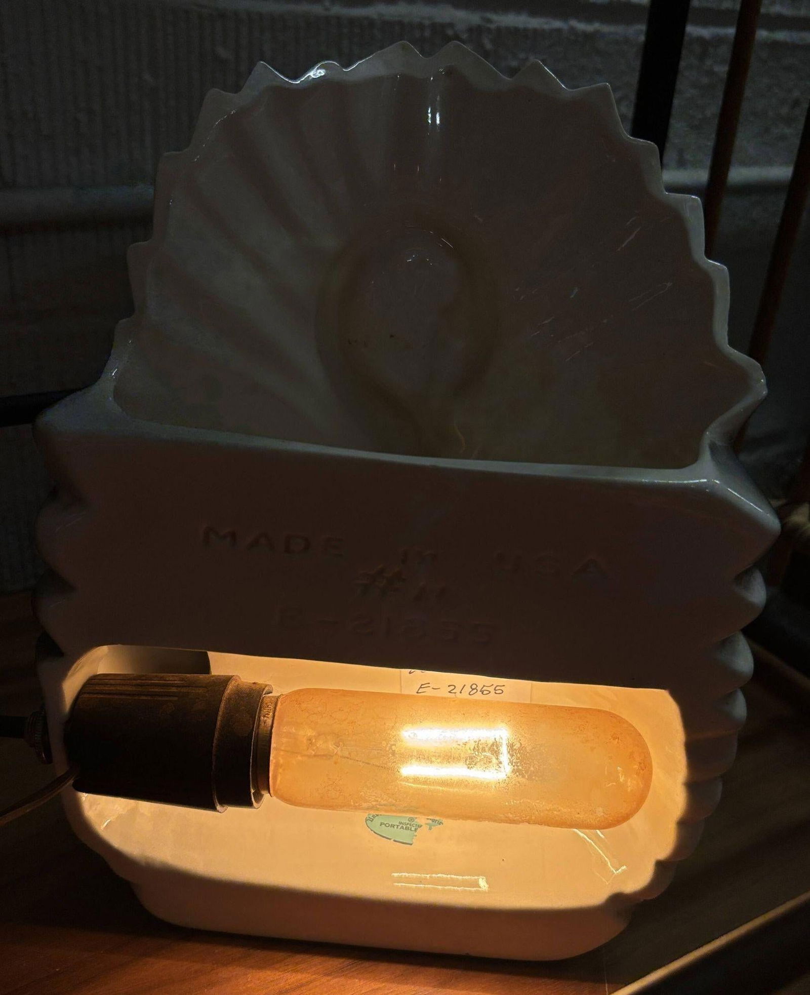 Mid-century California Ceramic Pottery Pink Flamingo w/ Open Wings TV Table Lamp - 15