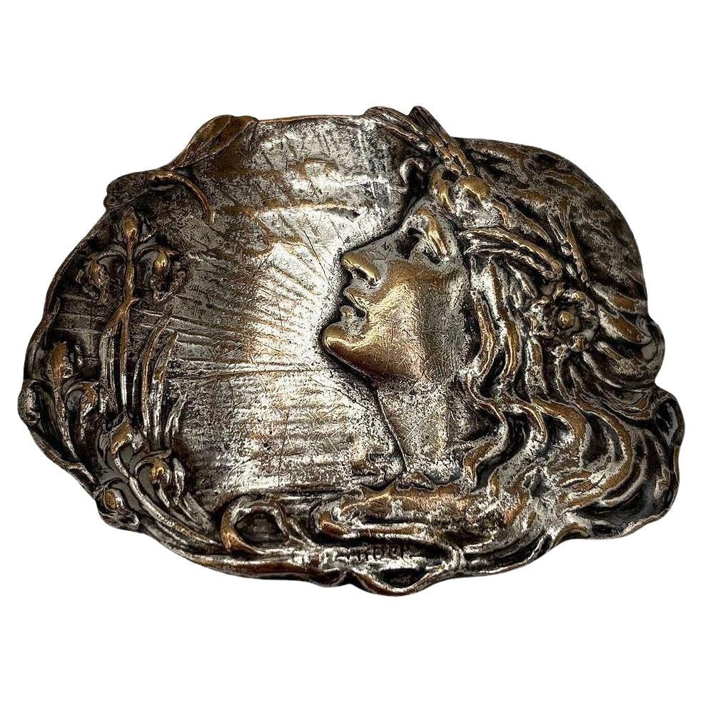Vintage Art Nouveau Silver Plated Brass Female Portrait Belt Buckle: Title: Vintage Art Nouveau Silver Plated Brass Female Portrait Belt Buckle Description: This exquisite Alphonse Mucha-inspired buckle features a captivating Art Nouveau design, showcasing a finely det