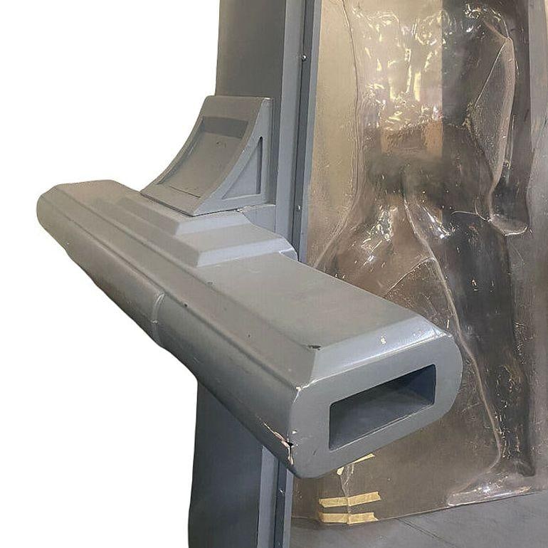 Futurist Cryogenic Freezing Chamber Tube Sculpture Hero Prop, 1997 Austin Powers - 2