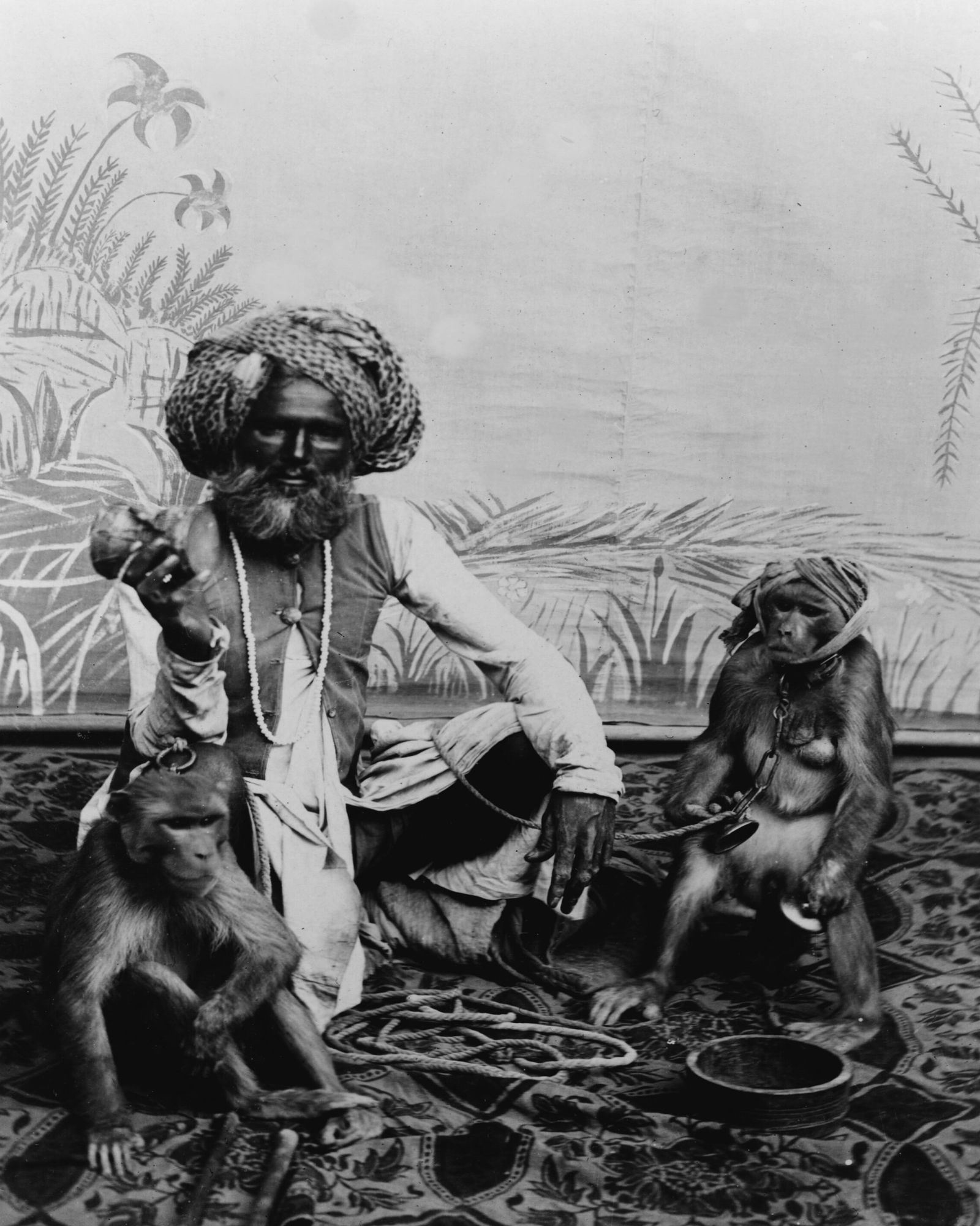 C. 1900, FAKIR WITH MONKEYS: Title: C. 1900, FAKIR WITH MONKEYS Artist: FRANK CARPENTER Original Date: SEE TITLE Dimensions: 8X10 Description: || UNITED STATES SHIPPING ONLY! || This lot is a Dye Based Photolithograph and is a