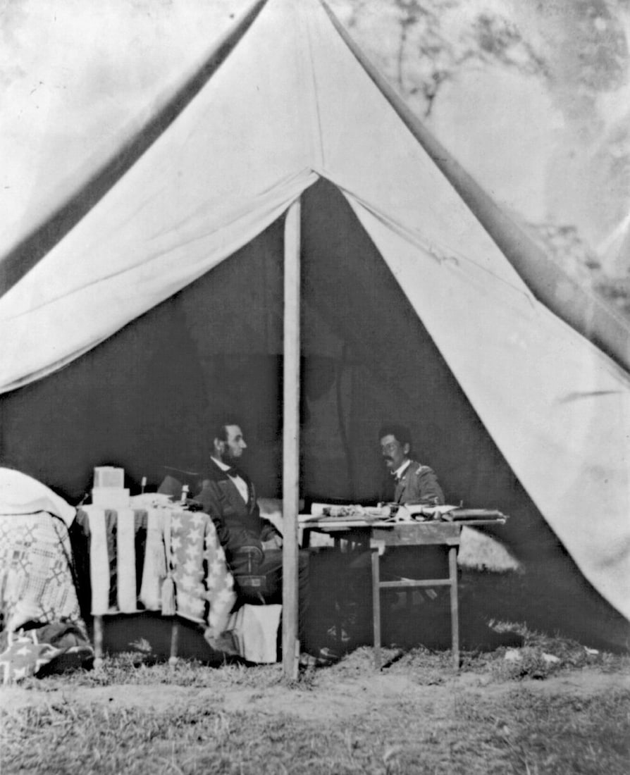 1861 CIVIL WAR, PRESIDENT LINCOLN/GEN. McCLELLAN (ANTIETAM BATTLEFIELD): Title: 1861 CIVIL WAR, PRESIDENT LINCOLN/GEN. McCLELLAN (ANTIETAM BATTLEFIELD) Artist: ALEXANDER GARDNER Original Date: SEE TITLE Dimensions: 19x13 Description: || UNITED STATES SHIPPING ONLY! ||