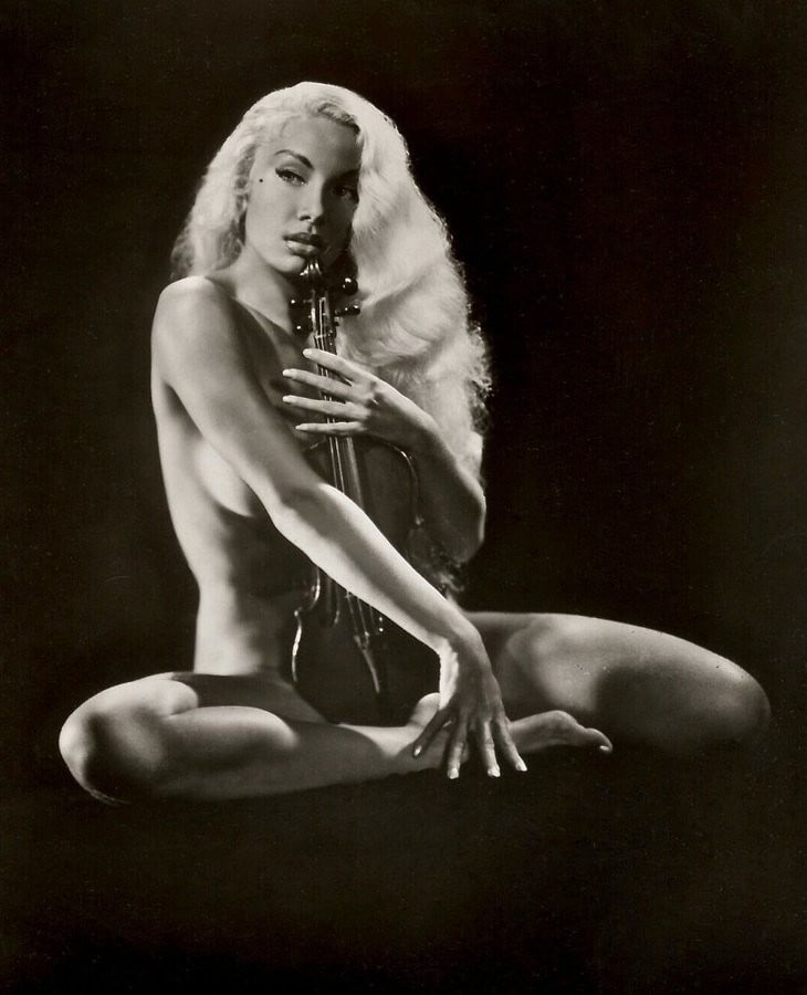 FEMALE FIGURE 107: Title: FEMALE FIGURE 107 Artist: UNKNOWN Original Date: UNKNOWN Dimensions: 8X10 Description: || UNITED STATES SHIPPING ONLY! || This lot is a Dye Based Photolithograph and is a restoration print,