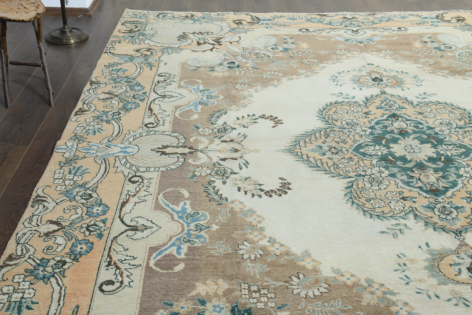 9'7x12'8 ft, BEIGE FLORAL RUG - 4