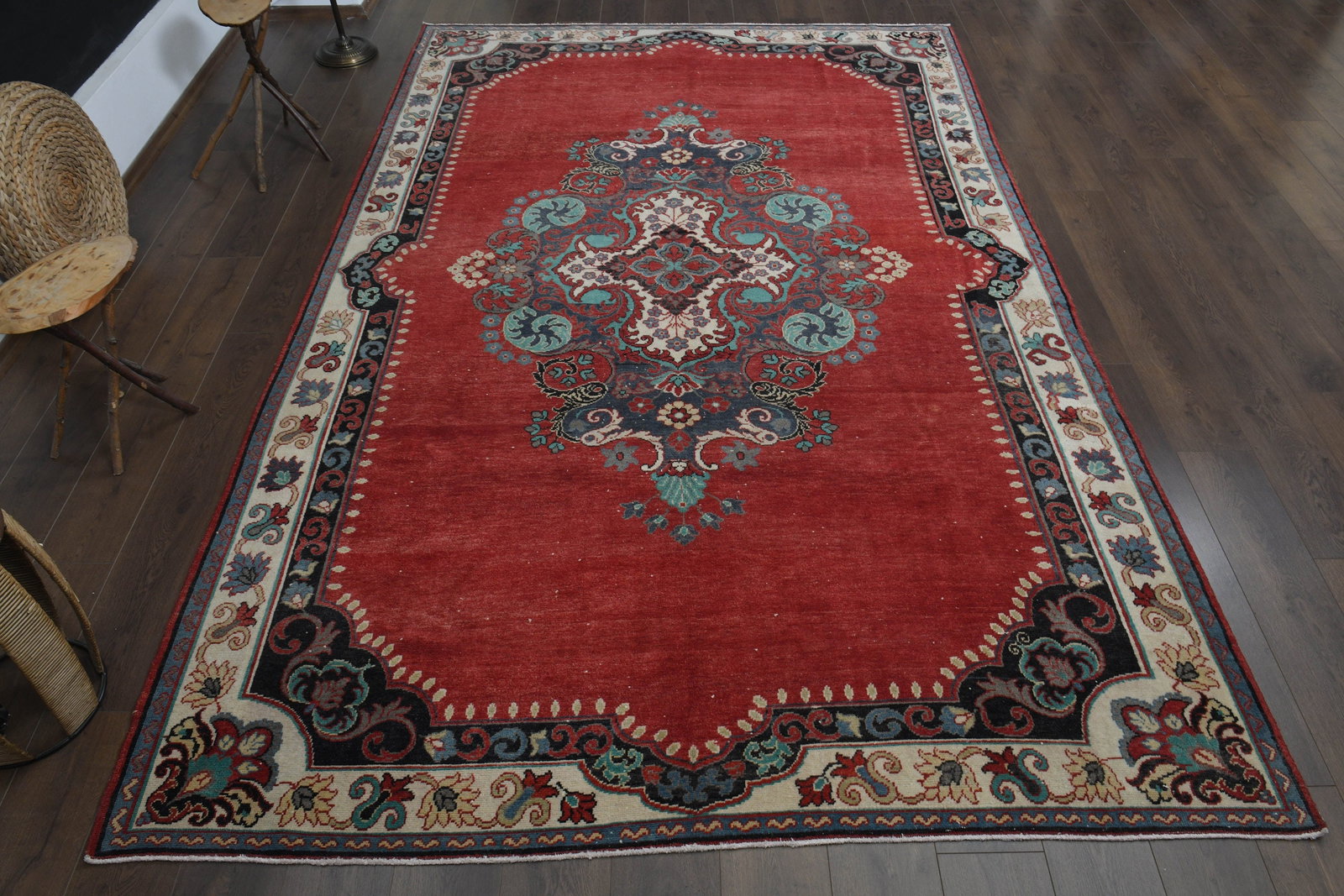 7'3x11'6 ft, RED SPECIAL MOTIF Rug - 3