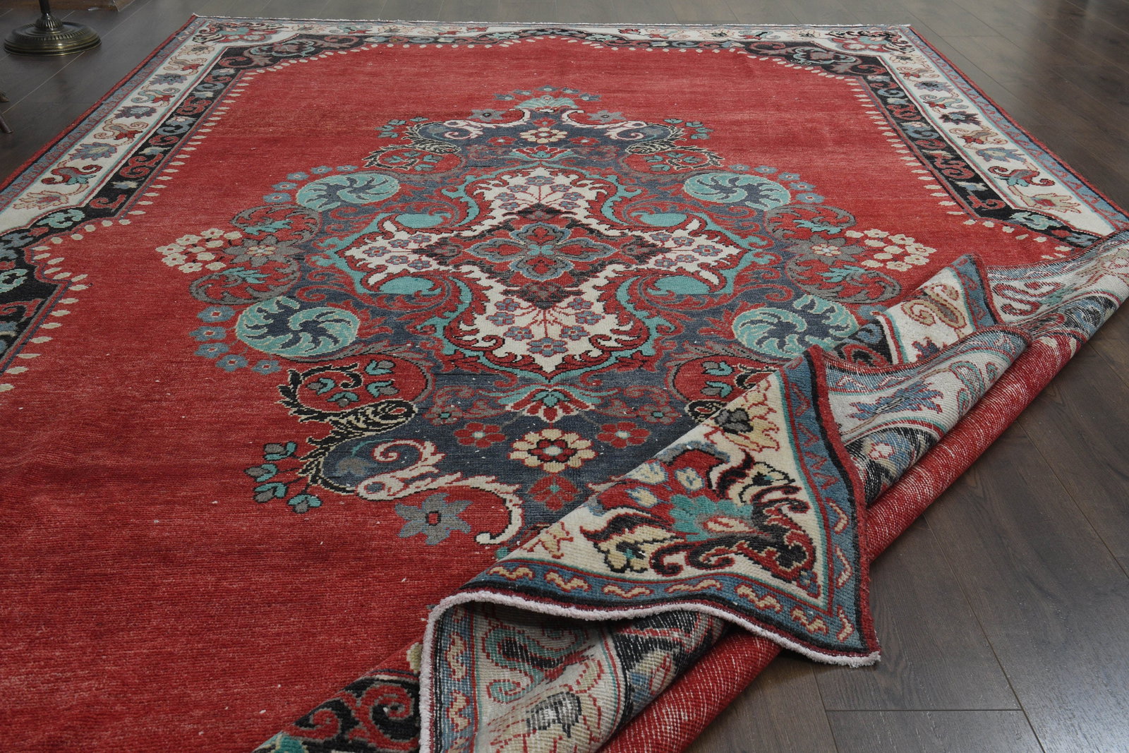 7'3x11'6 ft, RED SPECIAL MOTIF Rug - 7