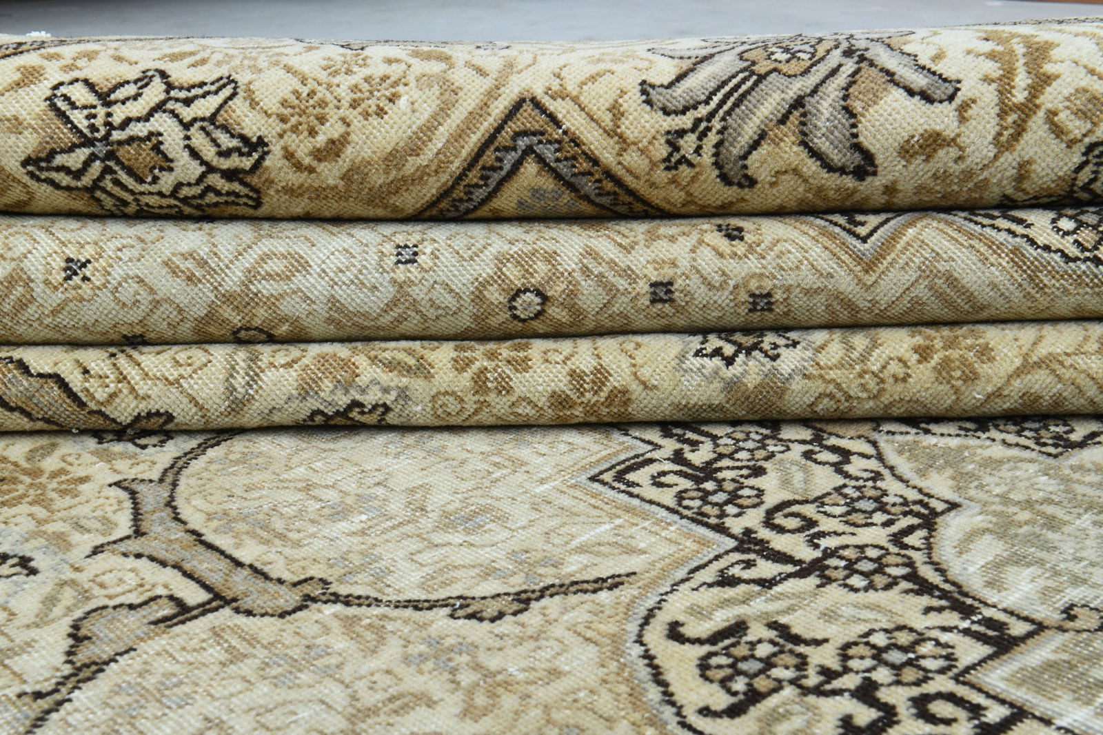 9.9x12.8 ft, OVERSIZED VINTAGE RUG (1 of 10)