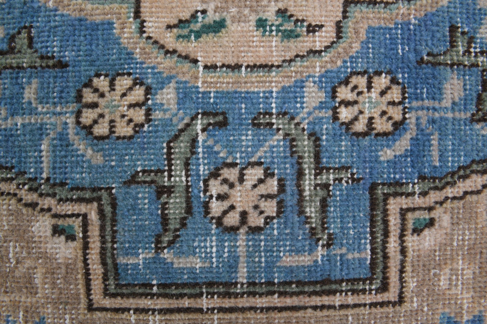 9'8x12'8 ft, RARE DESIGN - 9