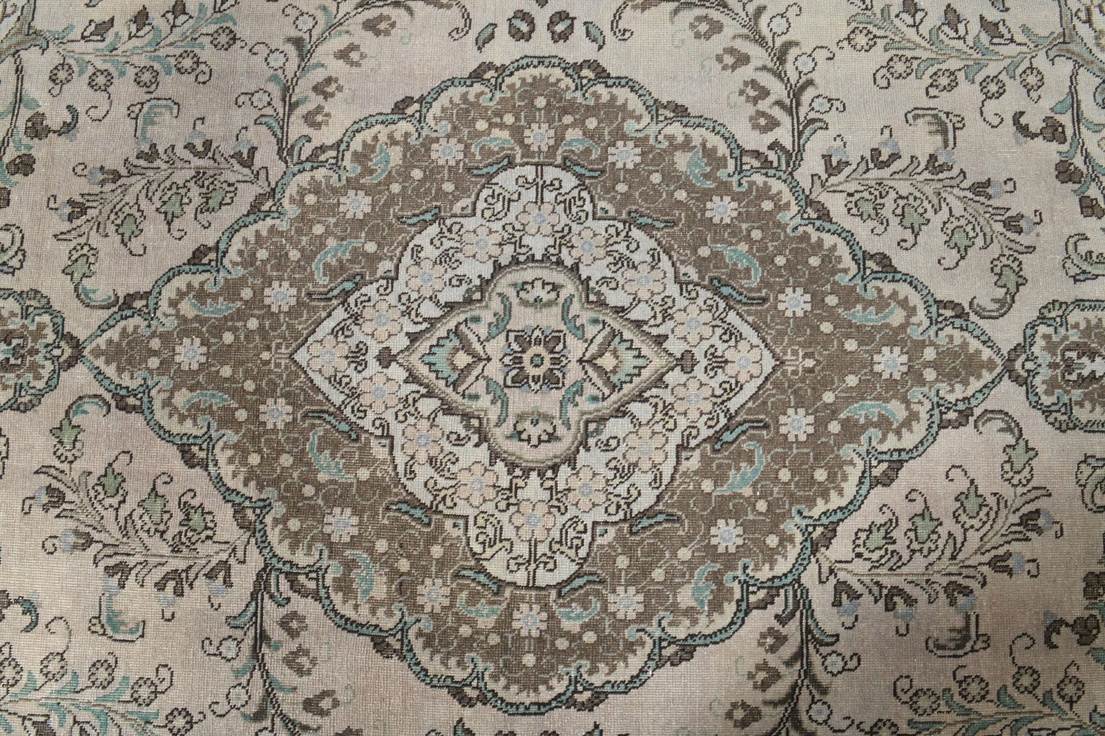 9'4x12'5 ft, BROWN OVERSIZED RUG - 4