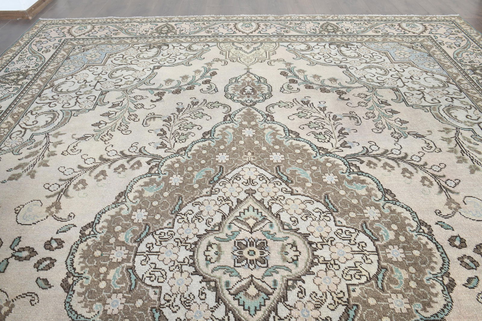 9'4x12'5 ft, BROWN OVERSIZED RUG - 9