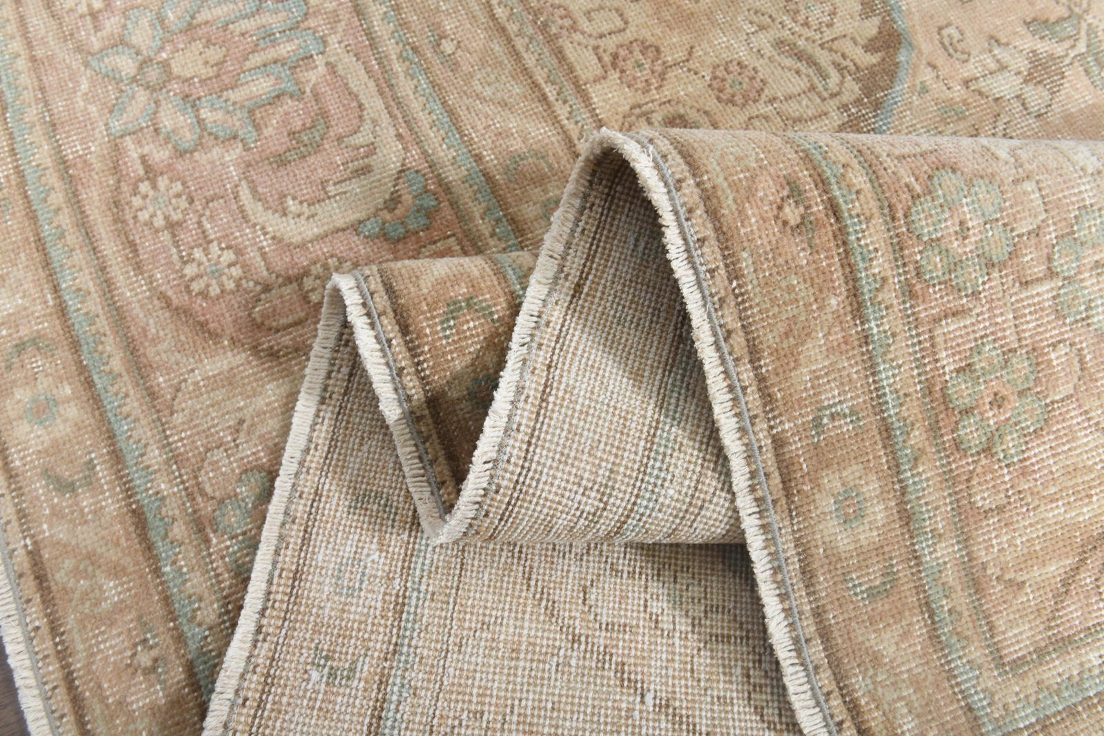 9'4x12'8 ft, ORANGE MINIMALIST RUG, Oversized: Title: 9'4x12'8 ft, ORANGE MINIMALIST RUG, Oversized Description: This Turkish one-of-a-kind Anatolian Vintage Rug is hand-knotted and handwoven by the most skilled artisans who use pure wool, in mute