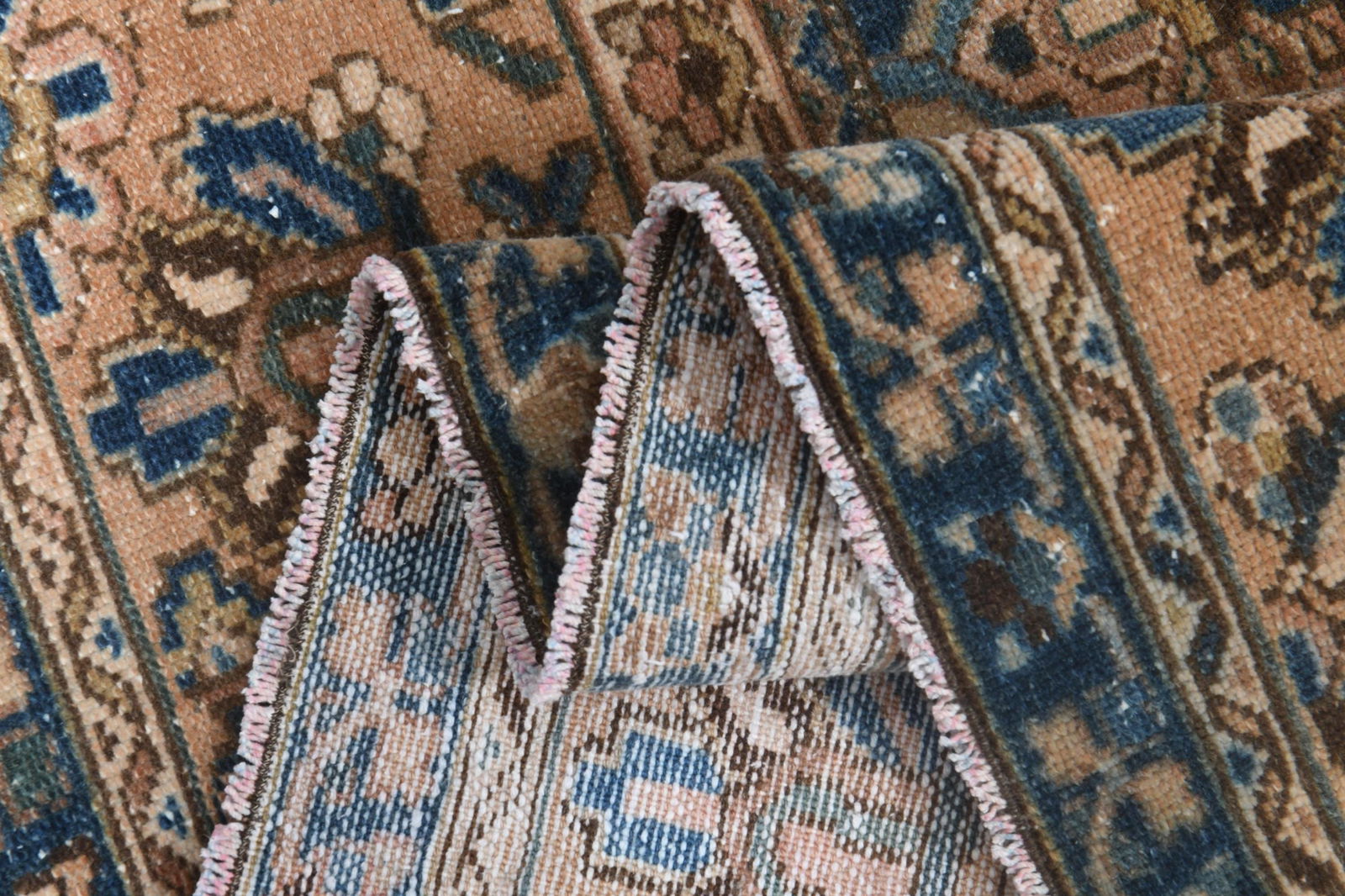 9'7x12'4 ft, ORANGE MINIMALIST RUG, Oversized Persian: Title: 9'7x12'4 ft, ORANGE MINIMALIST RUG, Oversized Persian Description: This Turkish one-of-a-kind Anatolian Vintage Rug is hand-knotted and handwoven by the most skilled artisans who use pure wool,