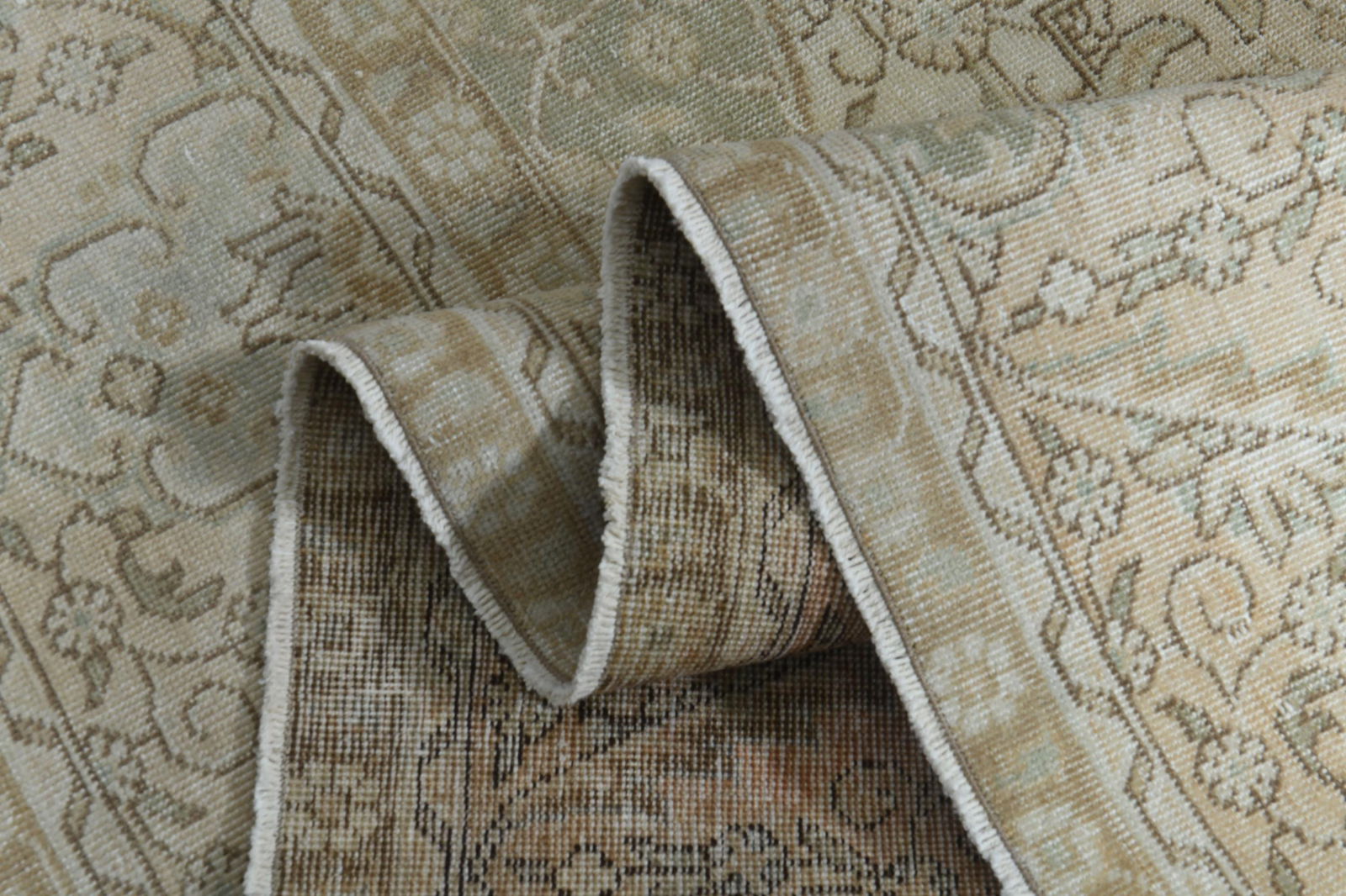 9'5x12'4 ft, VINTAGE PERSIAN RUG: Title: 9'5x12'4 ft, VINTAGE PERSIAN RUG Description: This Turkish one-of-a-kind Anatolian Vintage Rug is hand-knotted and handwoven by the most skilled artisans who use pure wool, in muted, natural