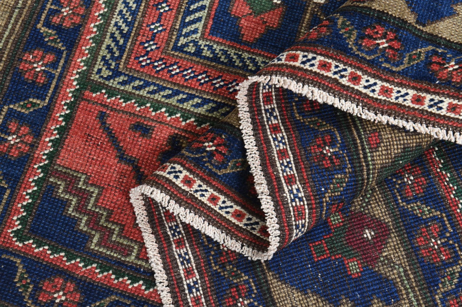 6x11 VIBRANT INDTRICATE RUG (1 of 10)