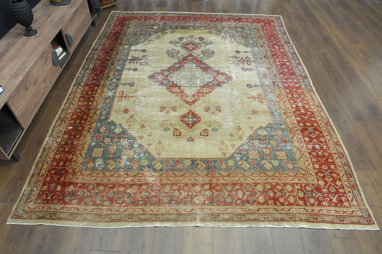 8'4x10'6 ft, MINIMALIST DÉCOR (1 of 10)