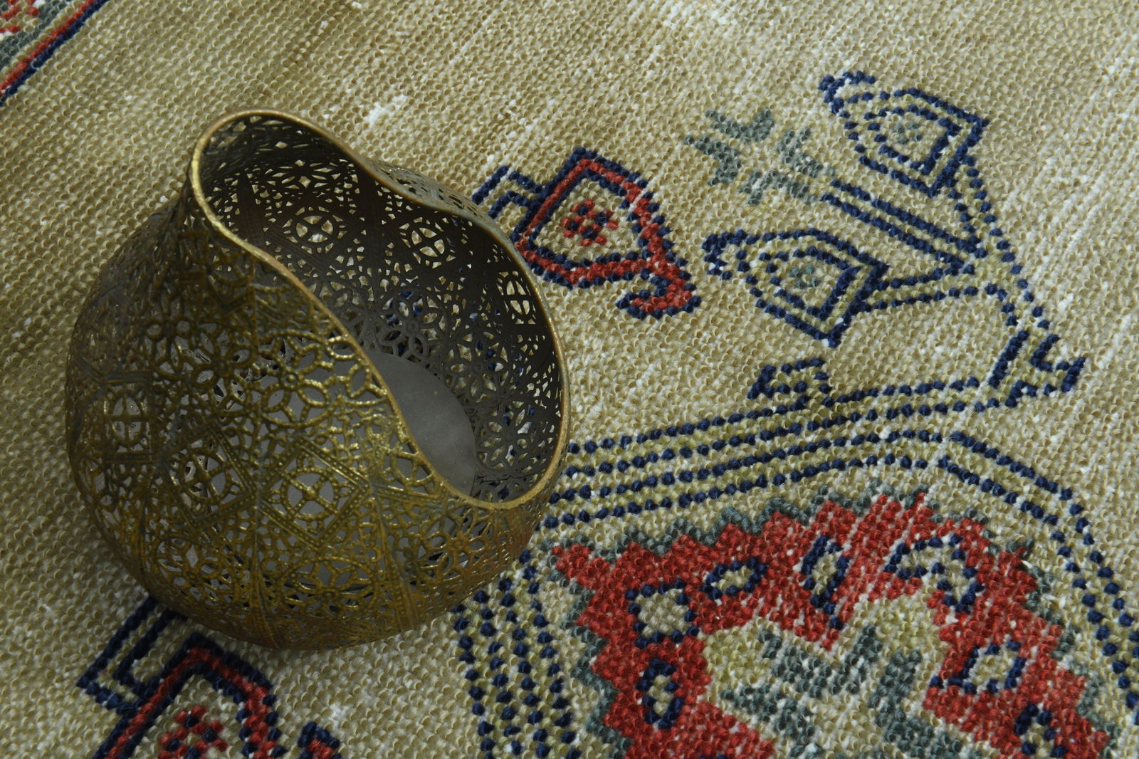 8'4x10'6 ft, MINIMALIST DÉCOR - 8