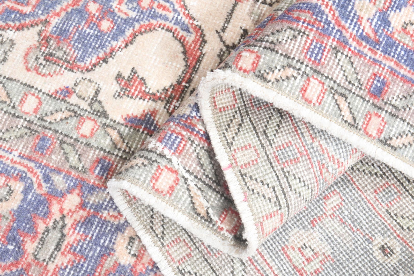 6'7x10'7 ft, PINK VINTAGE RUG (1 of 9)