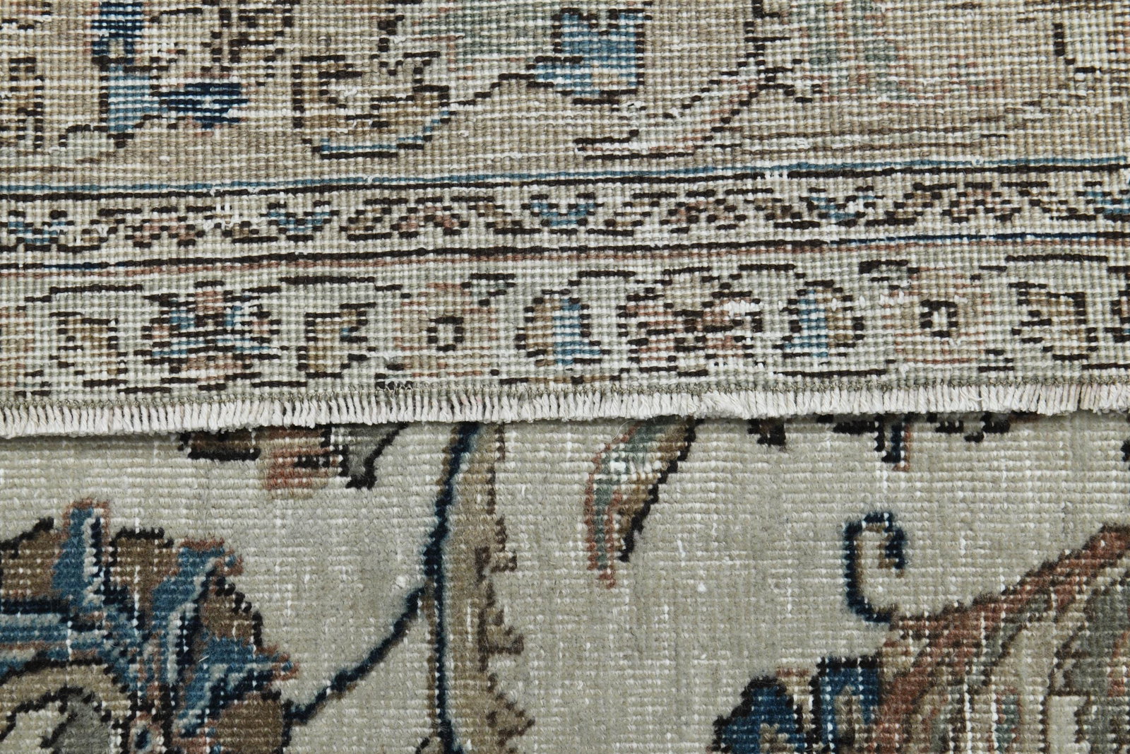 7'4x10'5 ft, LIVING ROOM DÉCOR - 3