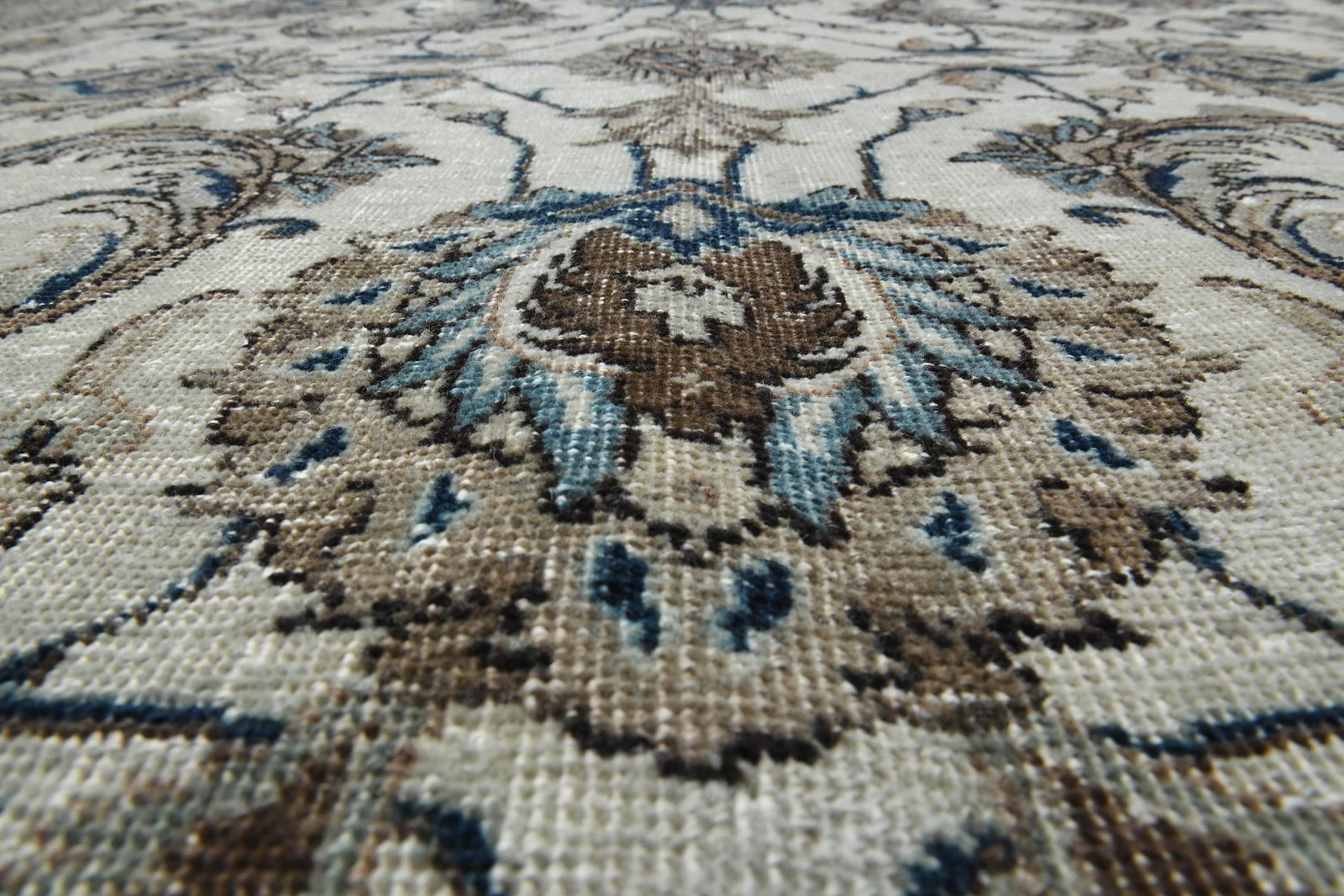 7'4x10'5 ft, LIVING ROOM DÉCOR - 5