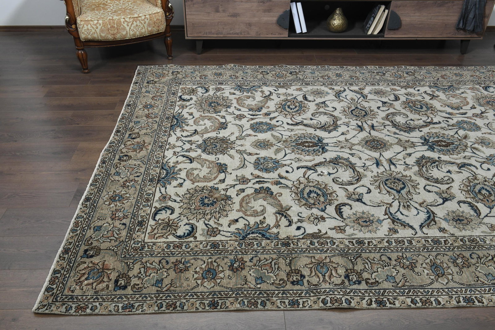 7'4x10'5 ft, LIVING ROOM DÉCOR - 8