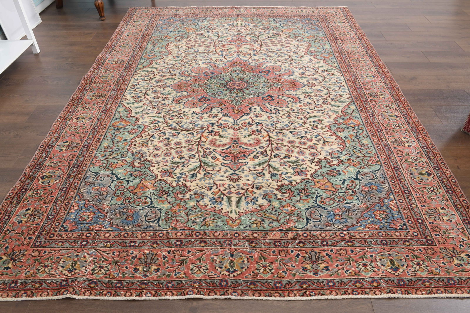 6'9x9'7 ft, MINIMALIST SPRING DÉCOR - 6