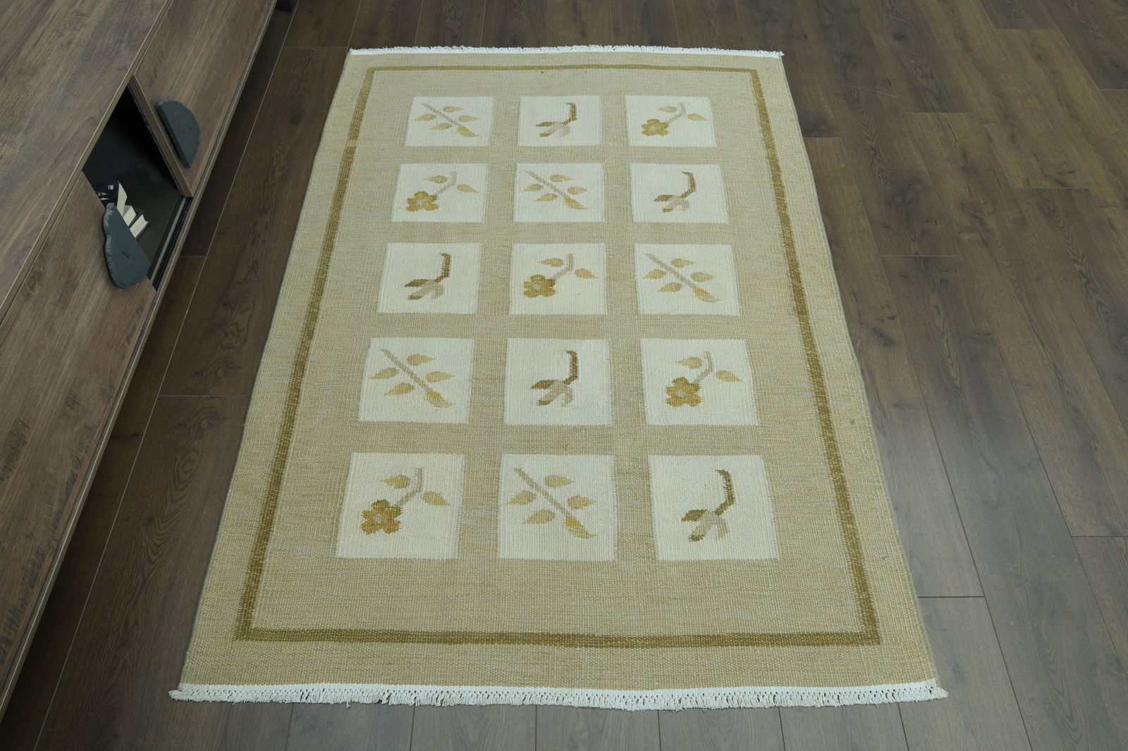 4x5'7 ft, FADED DECOR, Patterned Turkish Rug - 4