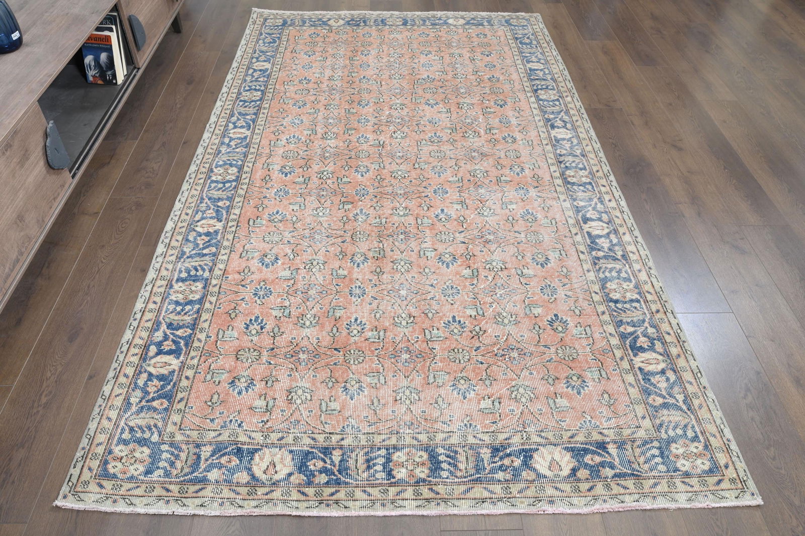 5.4x9.3 ft, FADED PINK RUG, Vintage Turkish Rug: Title: 5.4x9.3 ft, FADED PINK RUG, Vintage Turkish Rug Description: This Turkish one-of-a-kind Vintage Turkish Rug is hand-knotted and handwoven by the most skilled artisans who use pure wool, in