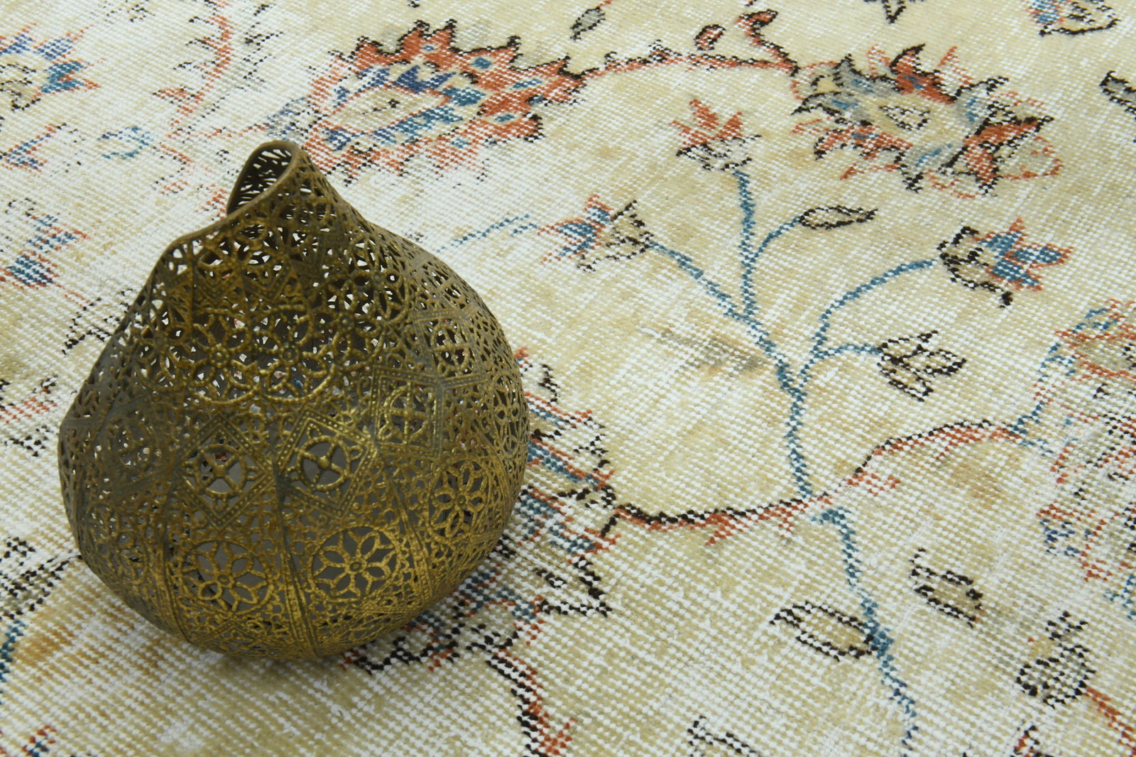 7x9 NEUTRAL VINTAGE RUG - 7