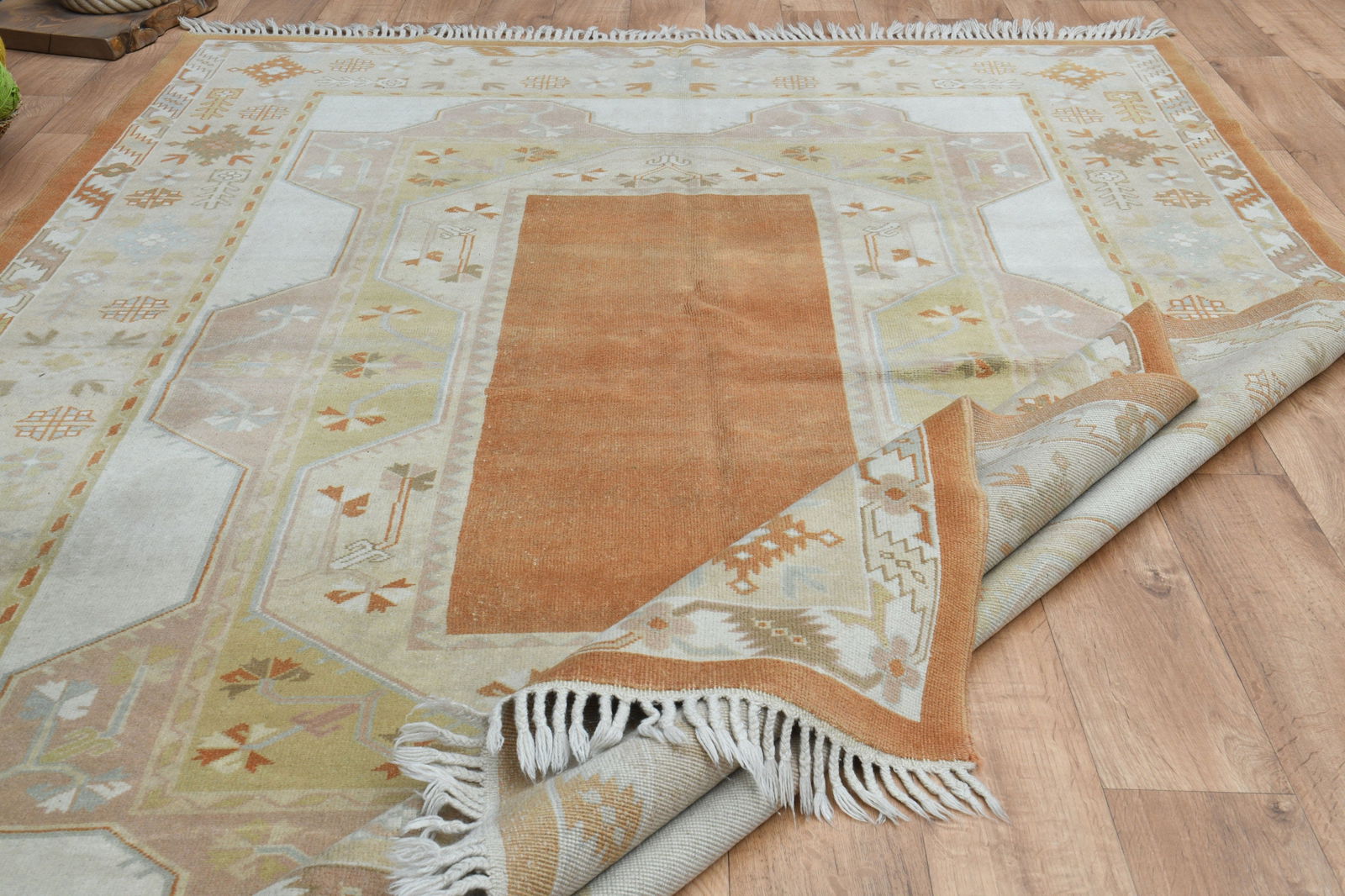6.7x9.6 ft, BORDERED AREA RUG - 6