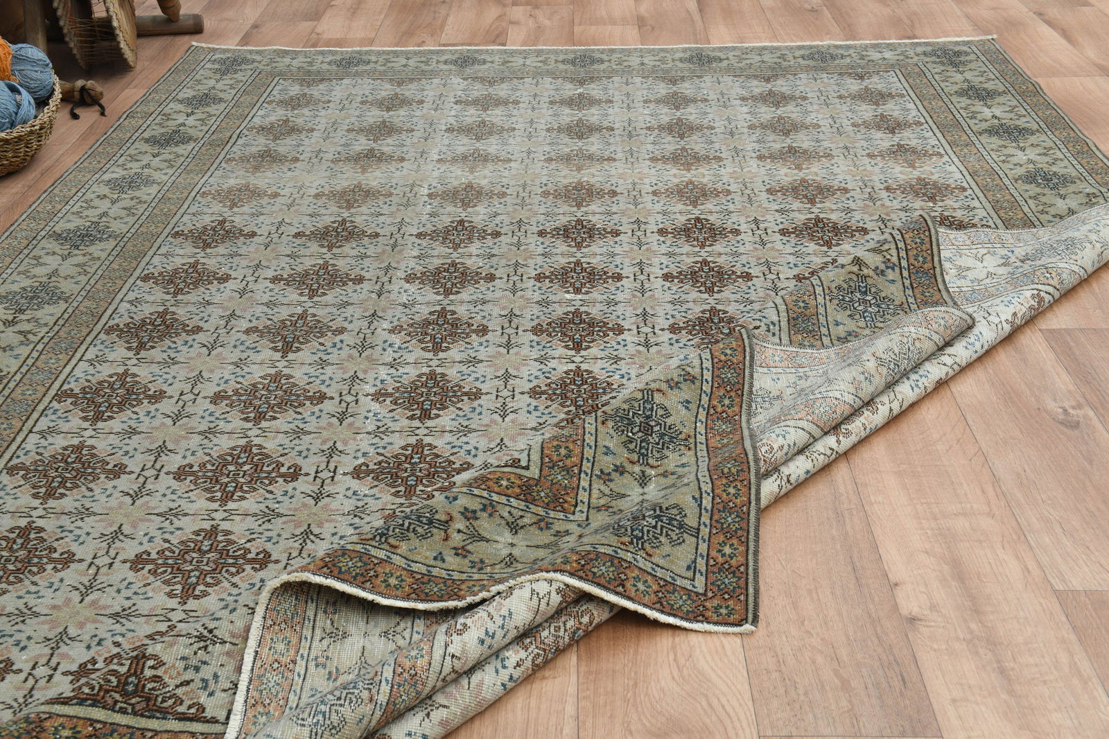 6'4x9'3 ft, GREEN BEIGE RUG - 4