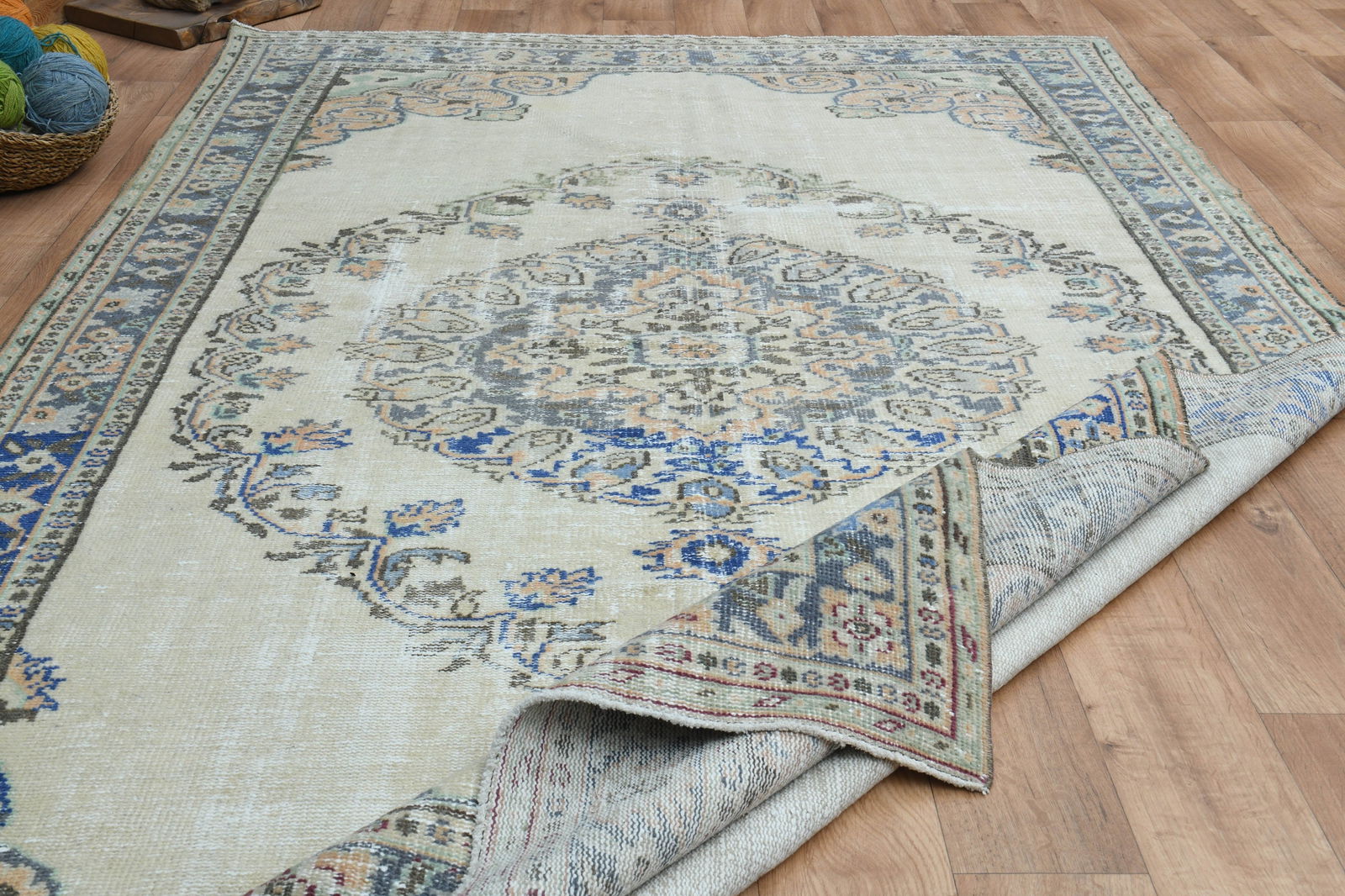 6'2x10'2 ft, MEDAILLON BEIGE RUG (1 of 10)