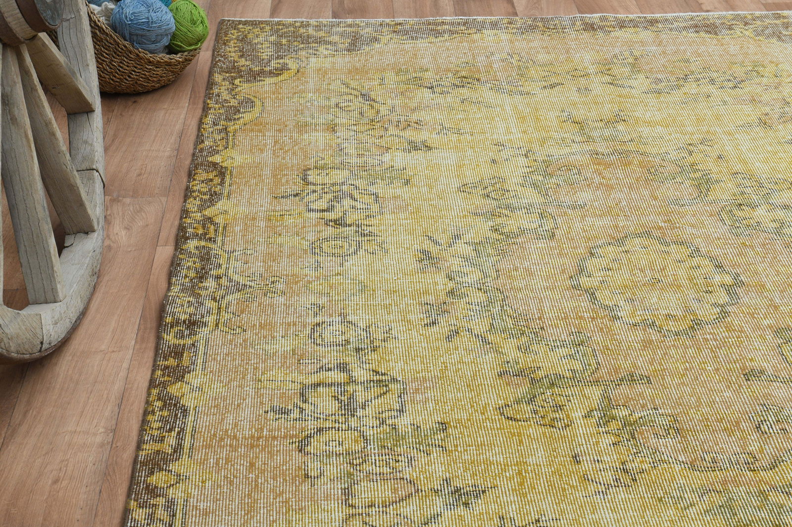 5'9x8'8 ft, YELLOW AREA RUG - 3