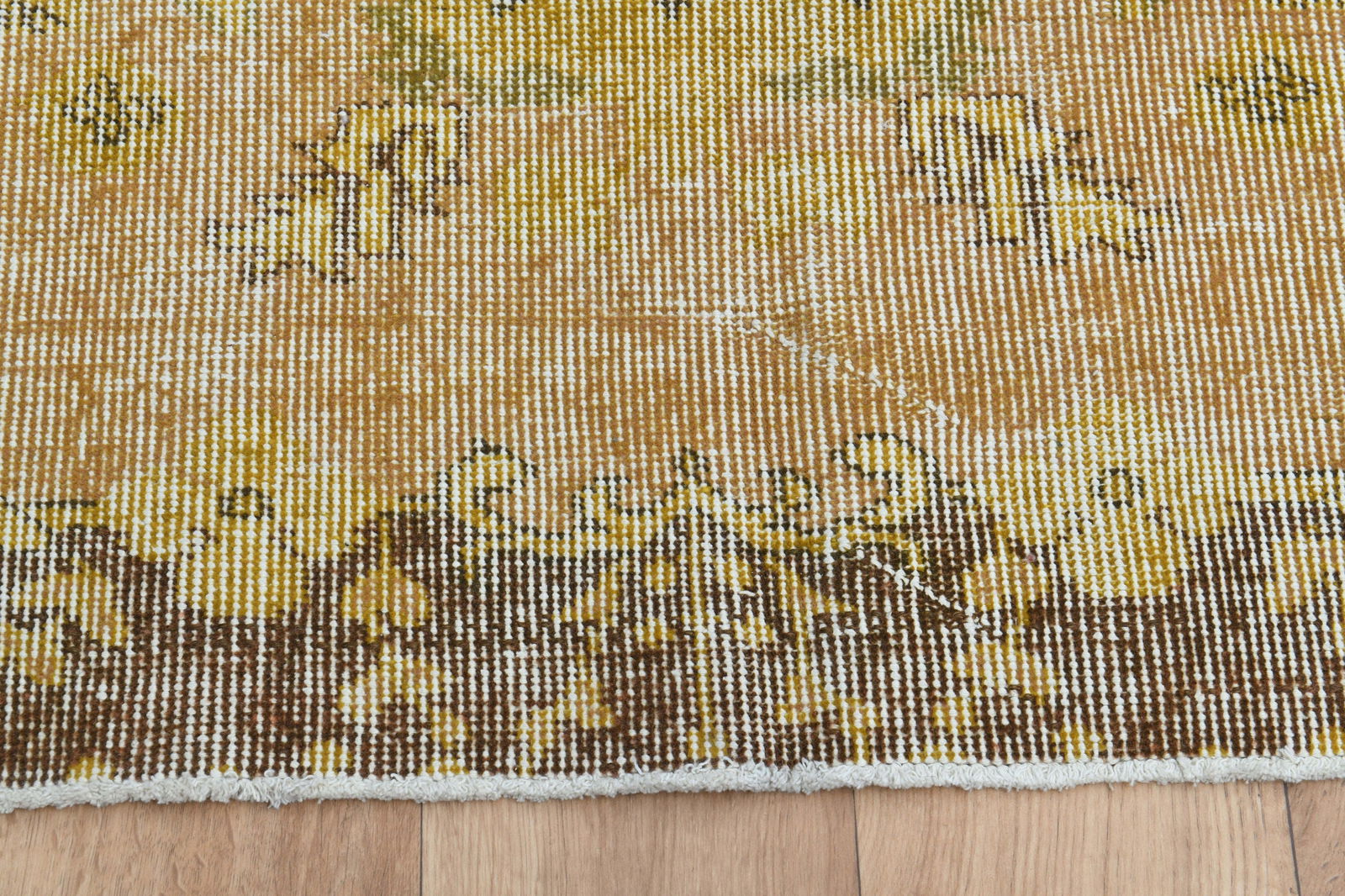 5'9x8'8 ft, YELLOW AREA RUG - 4