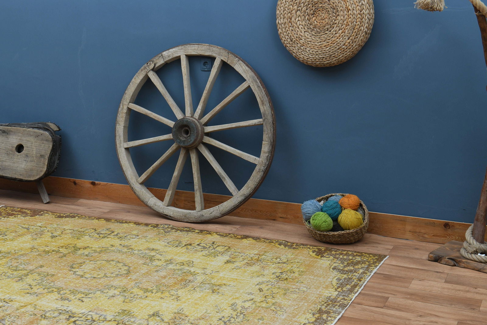 5'9x8'8 ft, YELLOW AREA RUG - 5