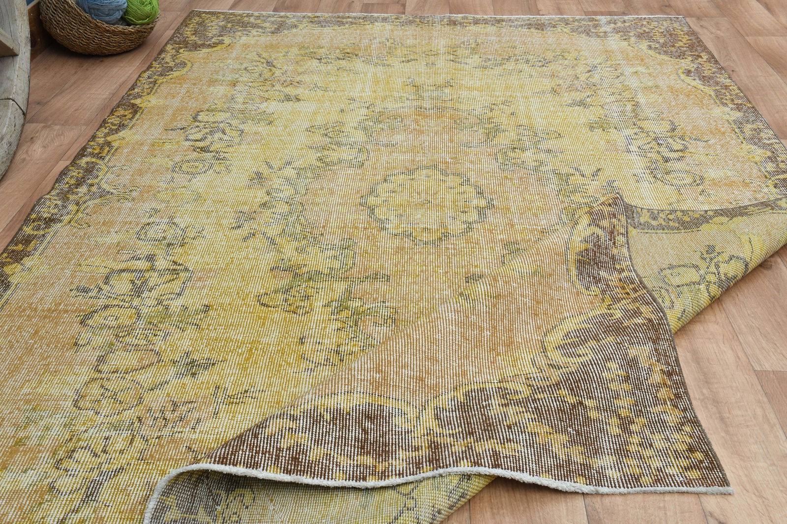 5'9x8'8 ft, YELLOW AREA RUG - 9