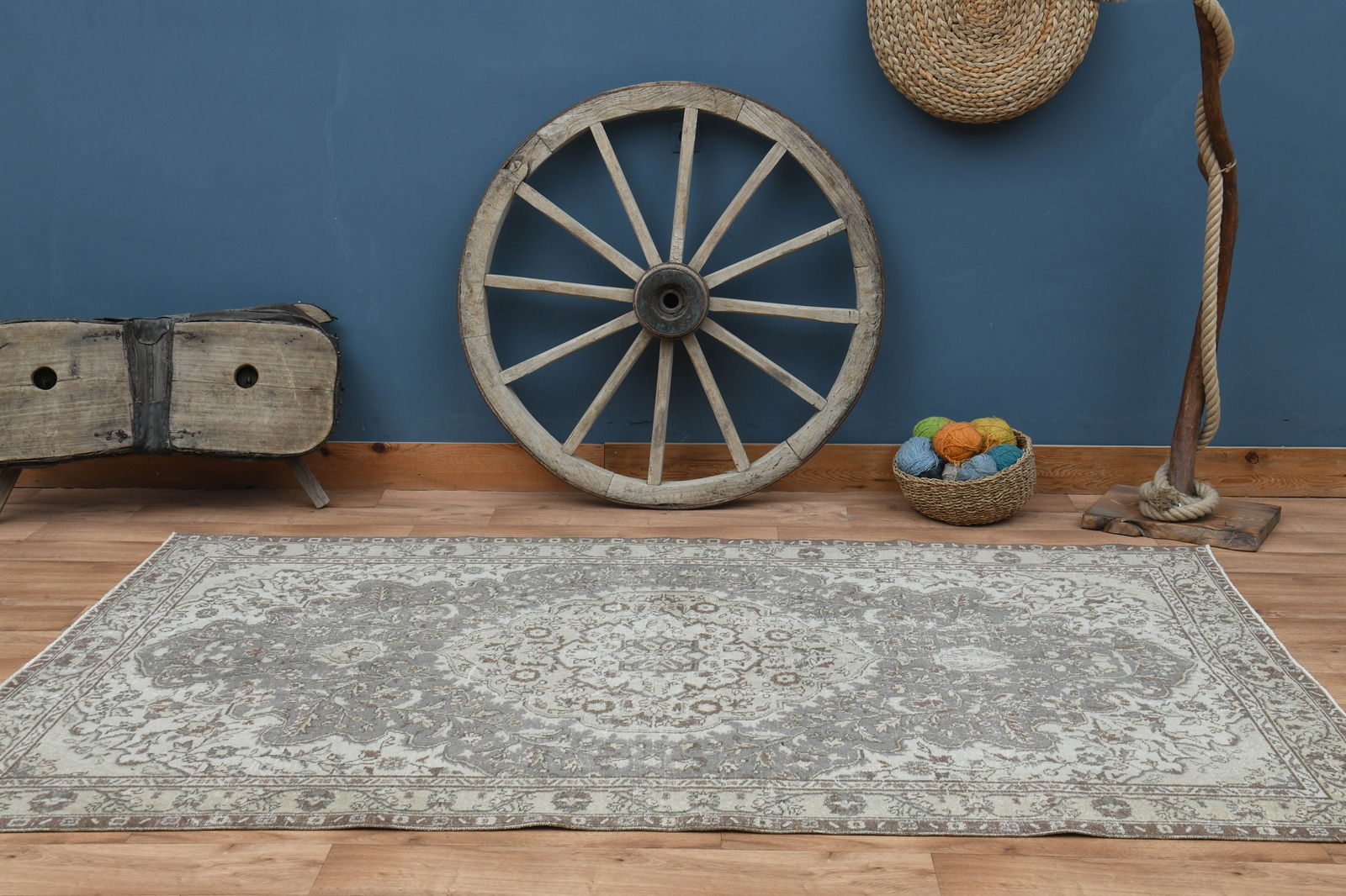 5'5x8'9 ft, BROWN BEIGE RUG - 3