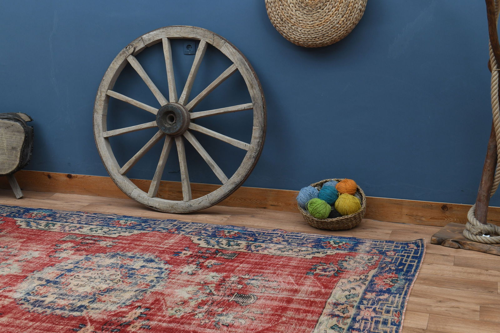 6'1x9'2 ft, RED TURKISH RUG - 4