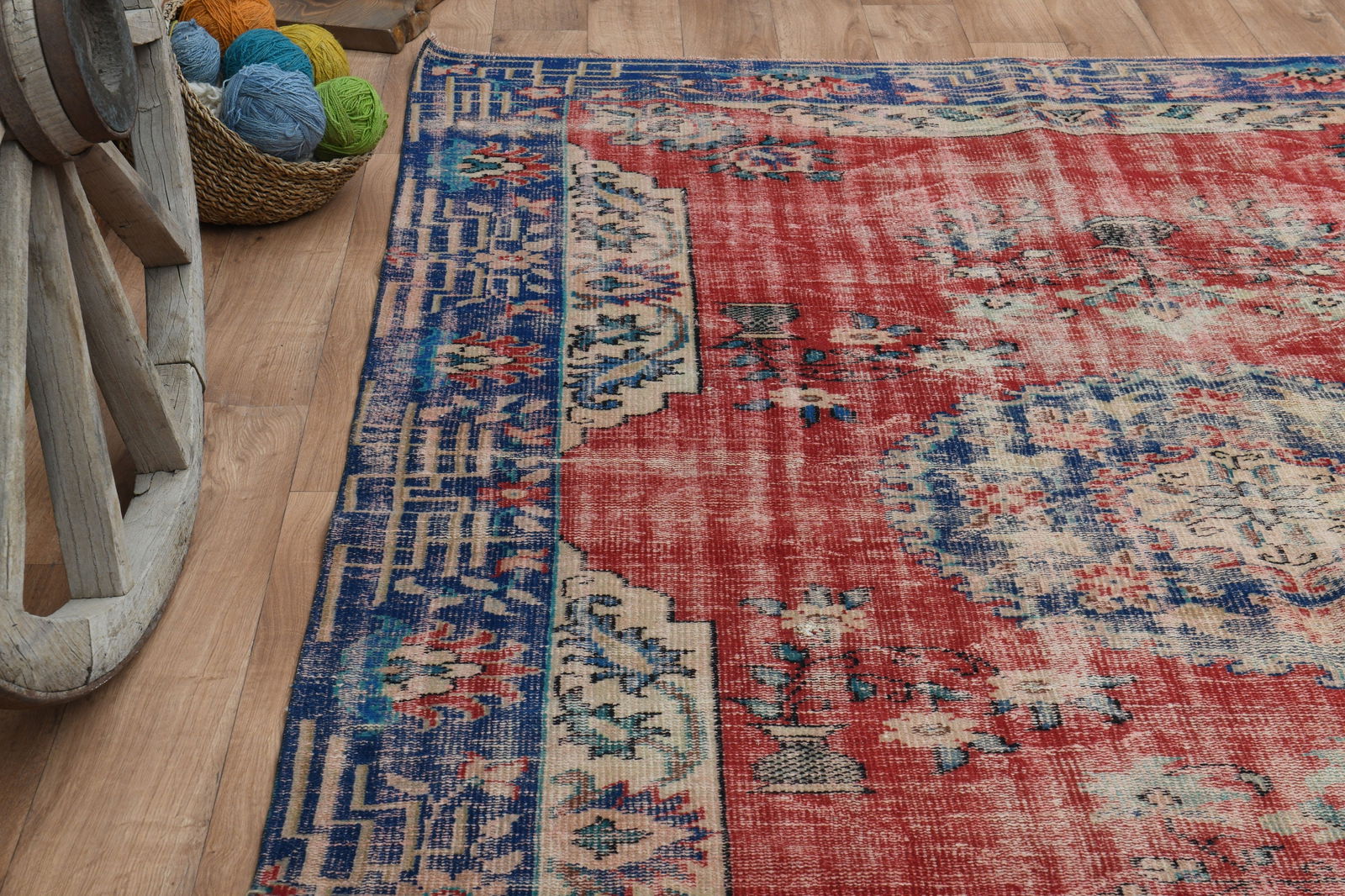 6'1x9'2 ft, RED TURKISH RUG - 5